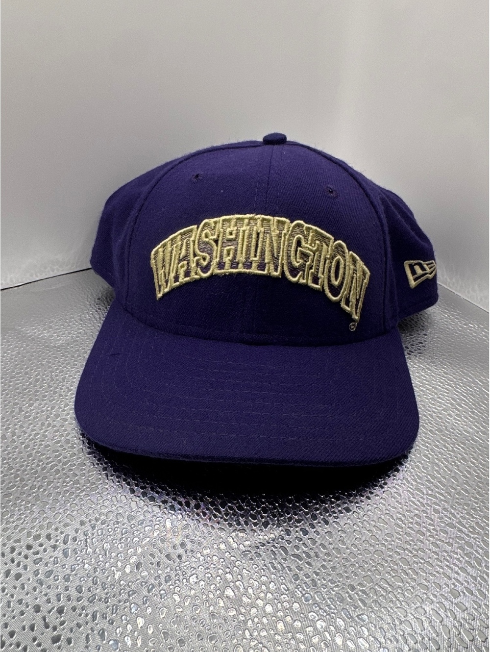 Vintage New Era Washington Huskies low profile SnapBack
